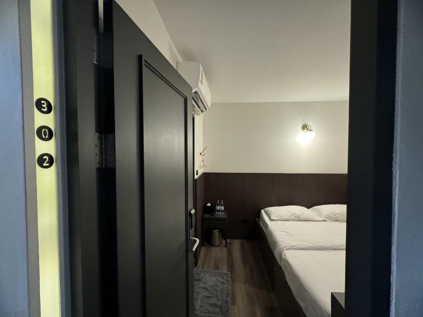 בנגקוק Four Sisters Homestay מראה חיצוני תמונה